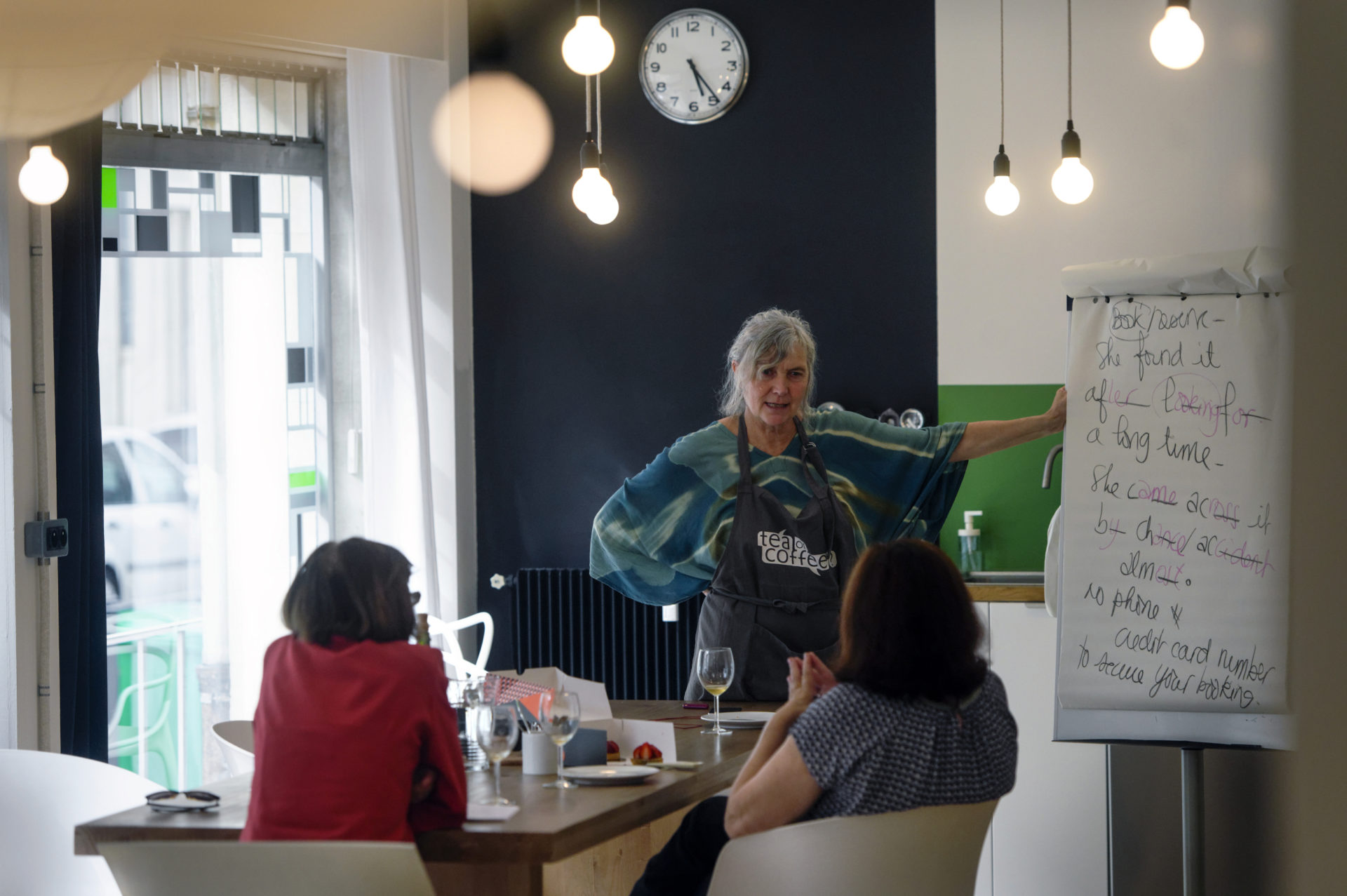 Atelier de conversation, formation, cours et apprentissage en anglais chez tea or coffee à Avignon